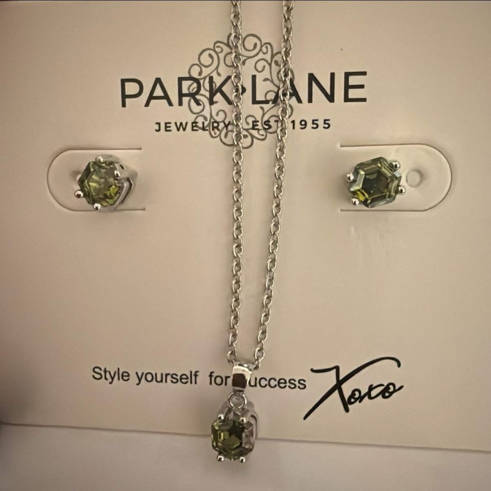 Park Lane “Grinchy” Necklace & Earring Set